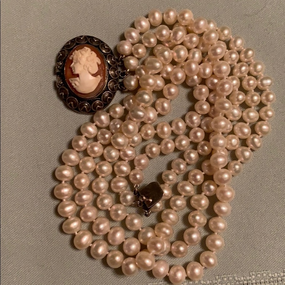 Vintage cameo freshwater pearl choker